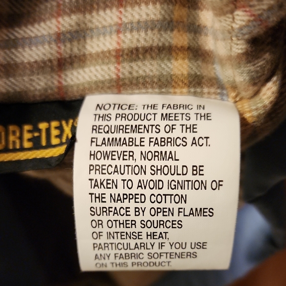 L.L. Bean Women's Lined Utility Jacket in Gore-Tex Primaloft Regular Medium - Picture 10 of 16